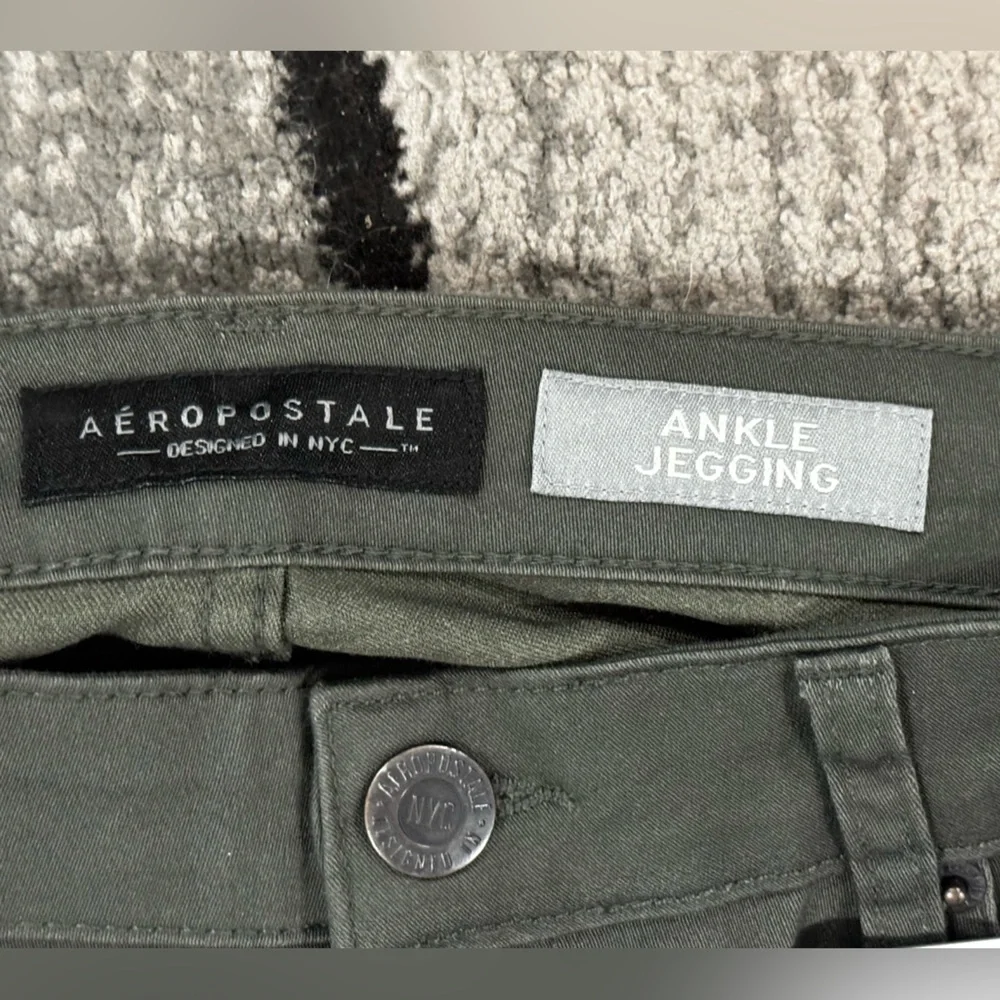 NWT Aeropostale Olive Green Ankle Jeggings Women’s Size 8 Stretch - Picture 3 of 9